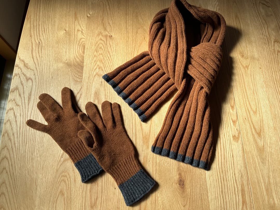 MARGARET HOWELL【スコットランド製】手袋➕マフラーセット　MHL