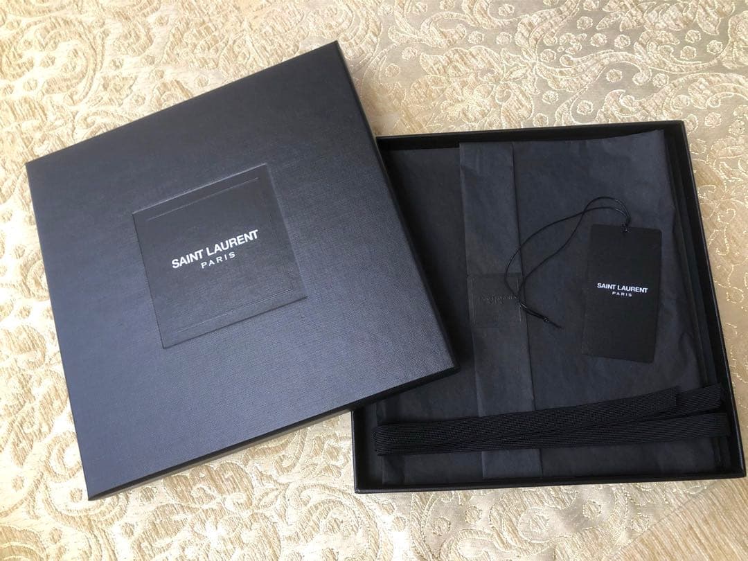 SAINT LAURENT PARIS カシミア100%ニット