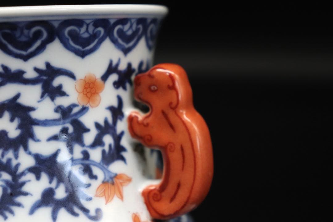 中国　染付ハン紅花卉紋雙耳瓶　大清乾隆年製銘　送料込み0907