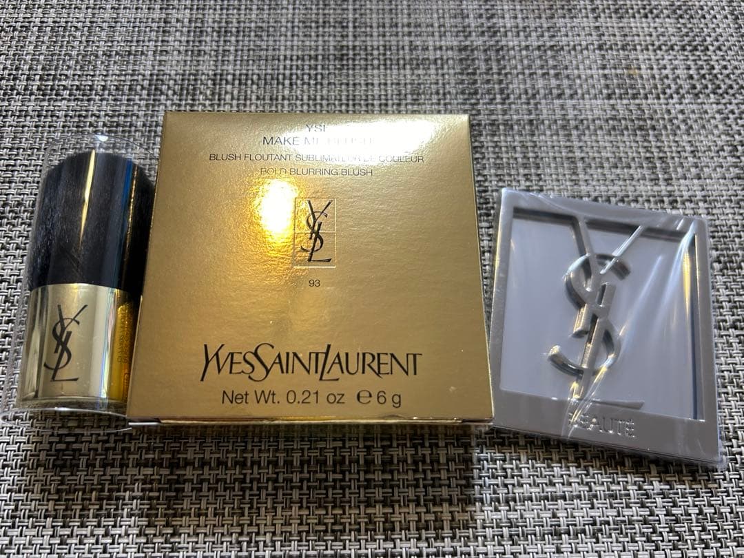 イヴ・サンローラン メイクミーブラッシュパ ウダー 93 レストレスロゼ