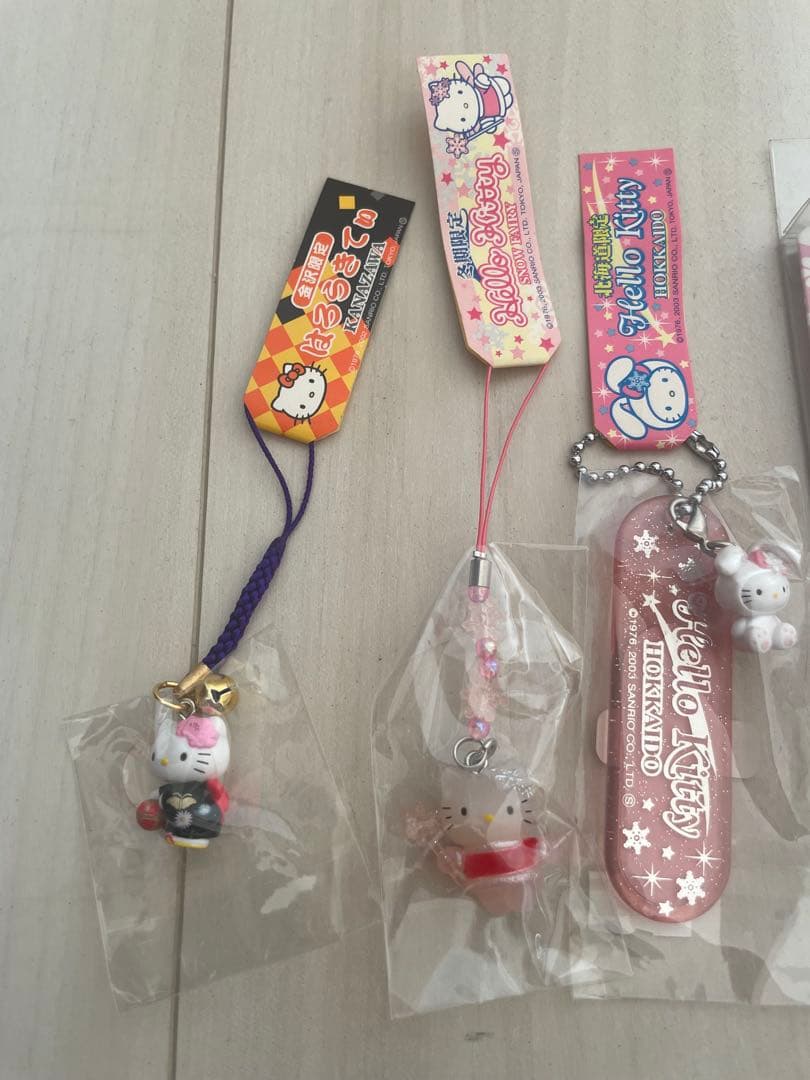 新品希少 サンリオ ご当地ハローキティ ハワイ 雪うさぎ 妖精 根付けストラップ