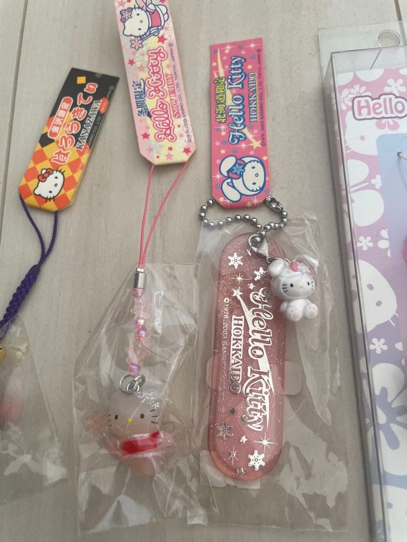新品希少 サンリオ ご当地ハローキティ ハワイ 雪うさぎ 妖精 根付けストラップ
