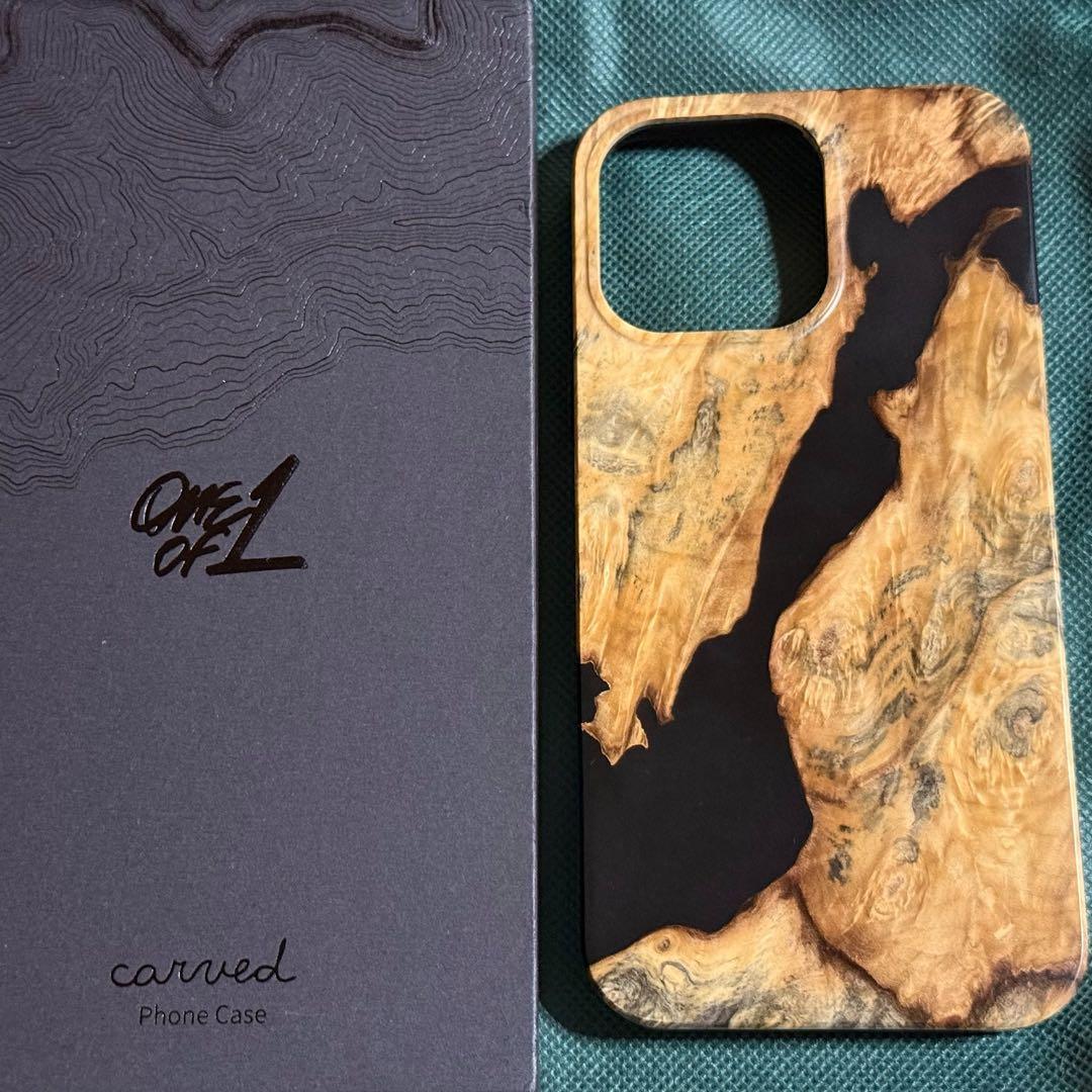 Carved iPhone 16 Pro Max スタビライズドウッド ケース