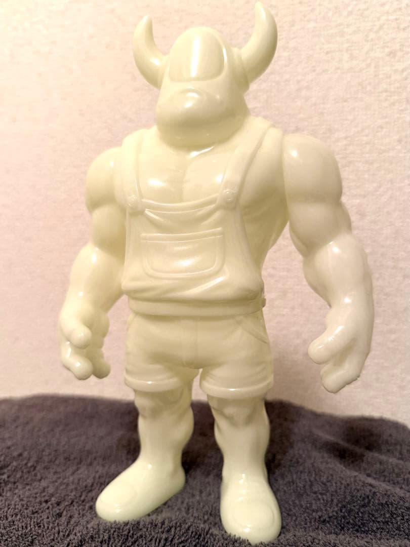 ONZI ニール 蓄光成型 ソフビ インディーズ