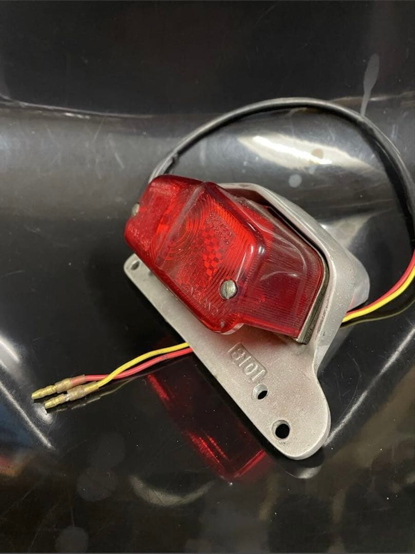 期間限定値下げ　Bates ハーレー　ベイツ トライアンフ　テールランプ