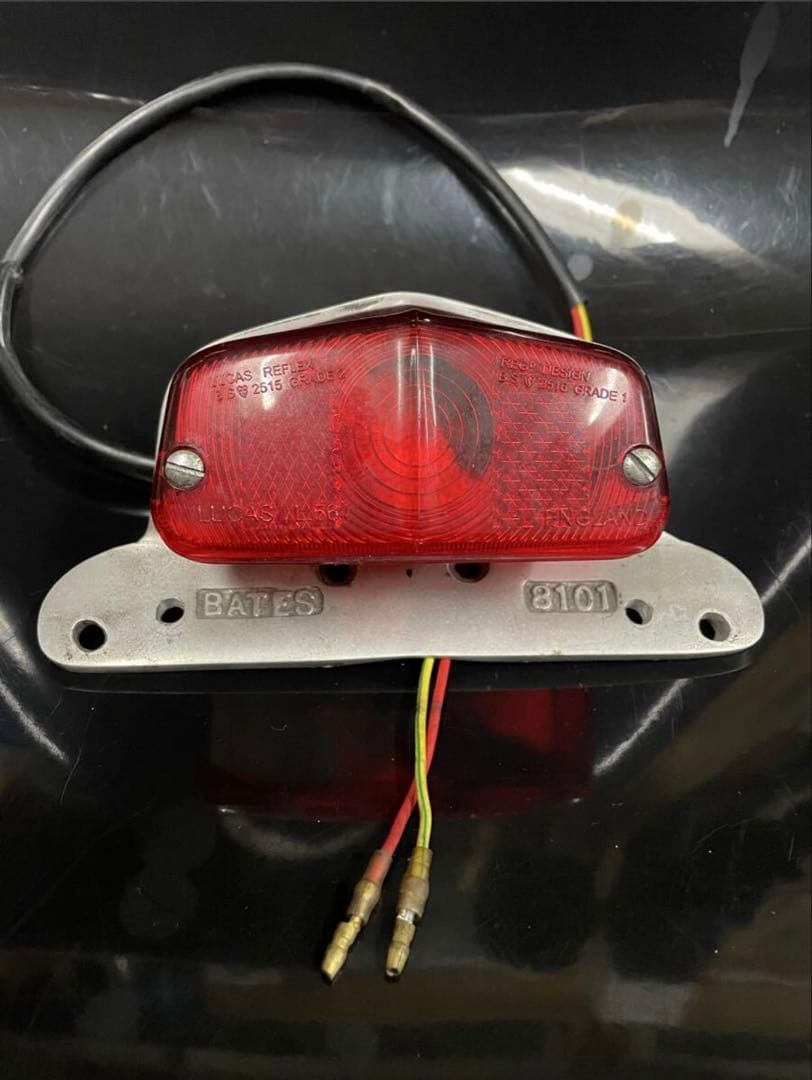 期間限定値下げ　Bates ハーレー　ベイツ トライアンフ　テールランプ