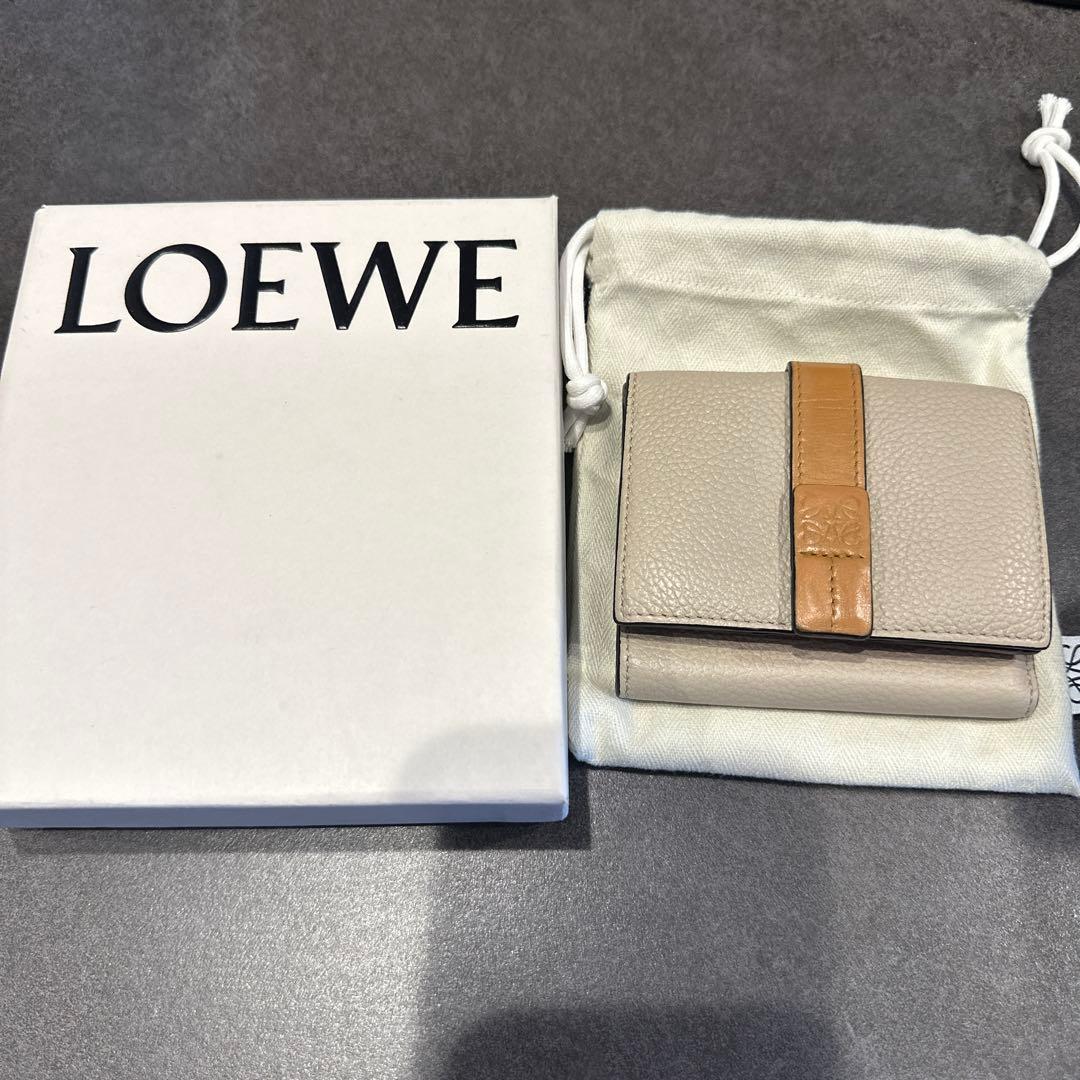 LOEWE ベージュ 三つ折り財布 保存袋付き