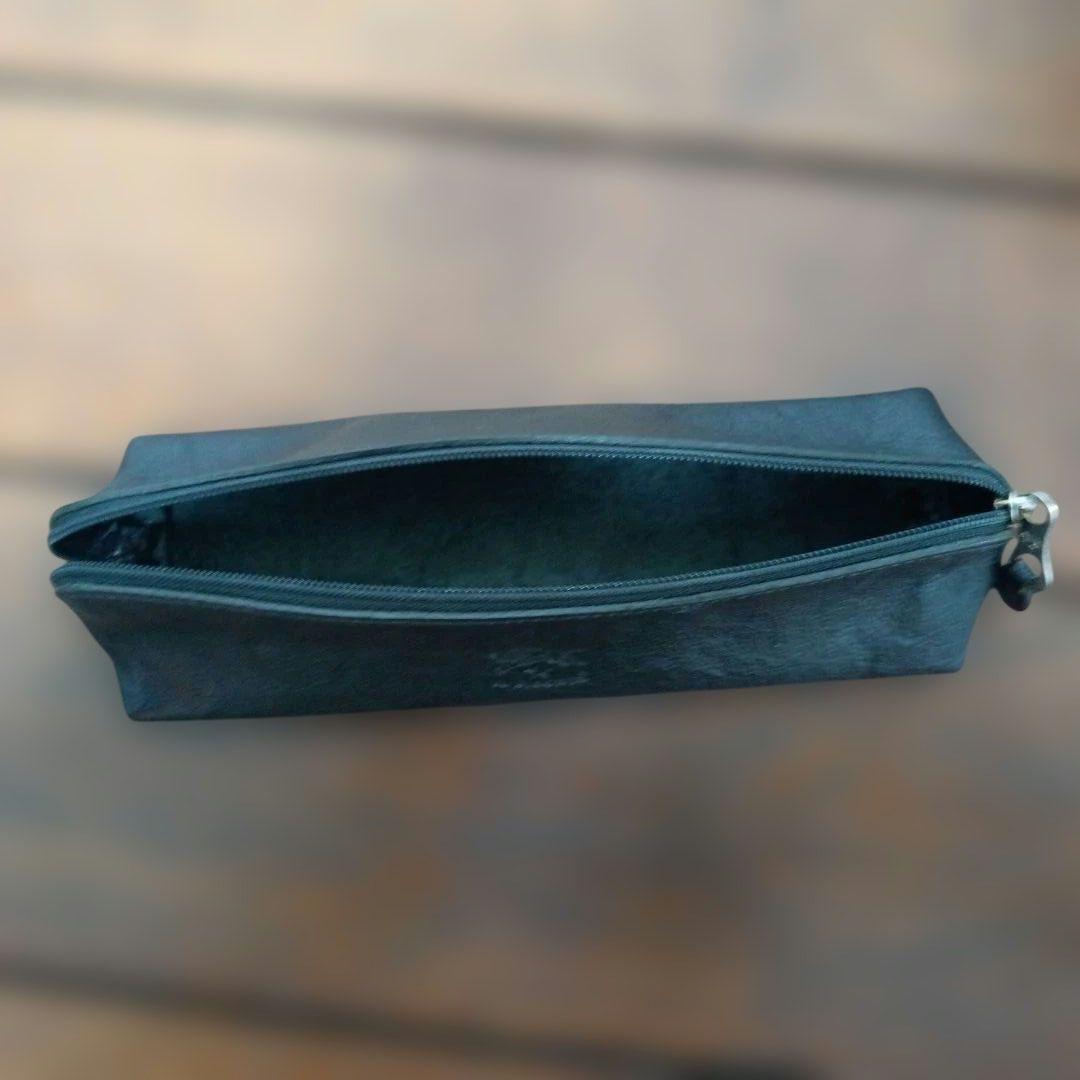 イルビゾンテ黒いレザーペンケース