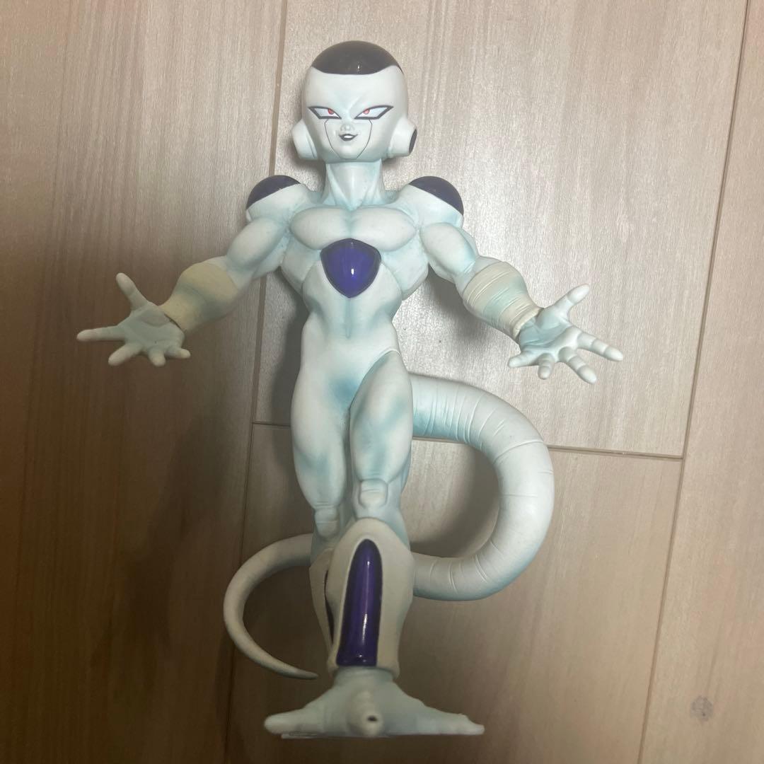 ドラゴンボール　フリーザフィギュア