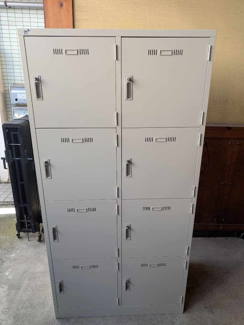 【美品中古】オフィスロッカー 8扉/棚付き/キー全て有※一部地域配送無料
