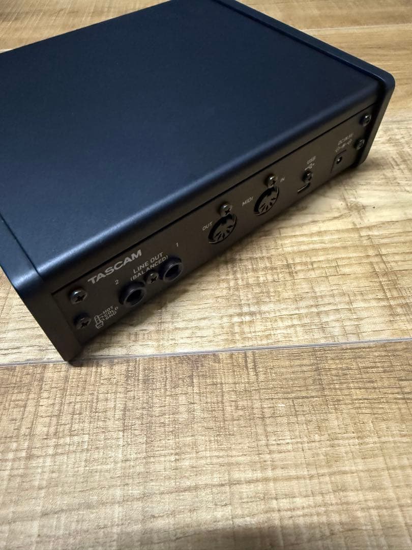 TASCAM US-2x2HR USBオーディオインターフェイス