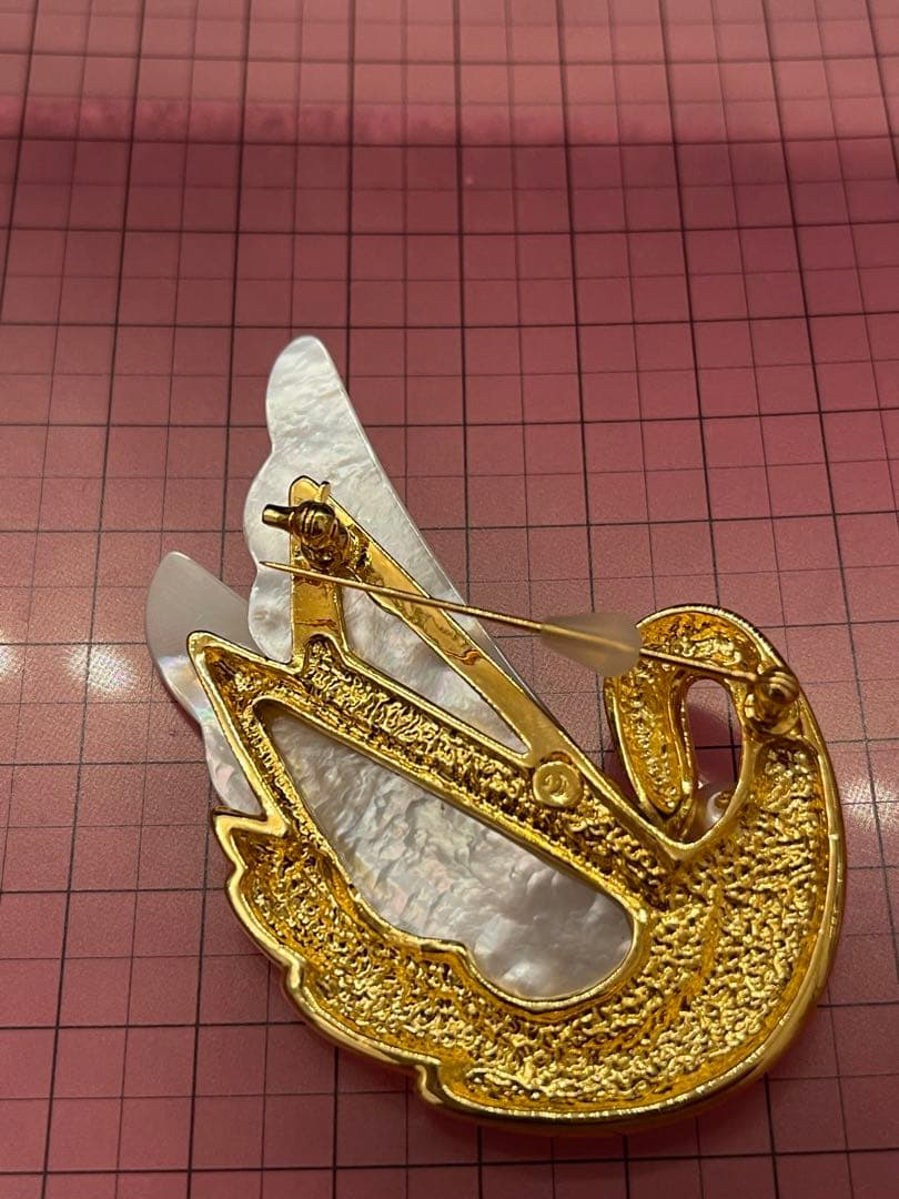 TASAKI 田崎真珠 ブローチ パール　白蝶貝　スワン　白鳥　シェル