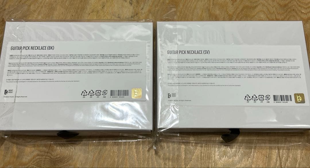 BTS アーティストメイド GUITAR PICK NECKLACE BK SV