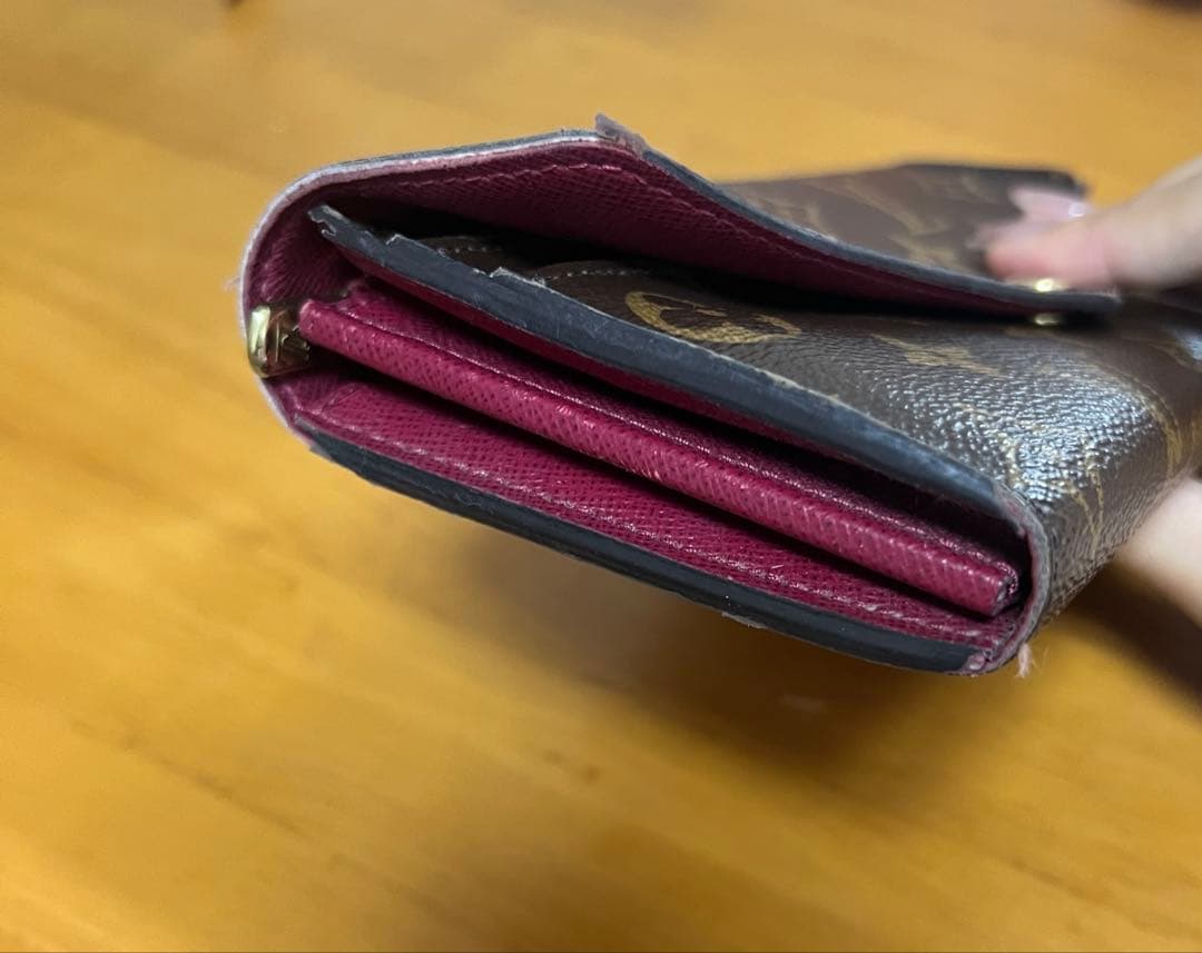 ルイヴィトン　ボルトフォイユ・サラ　長財布