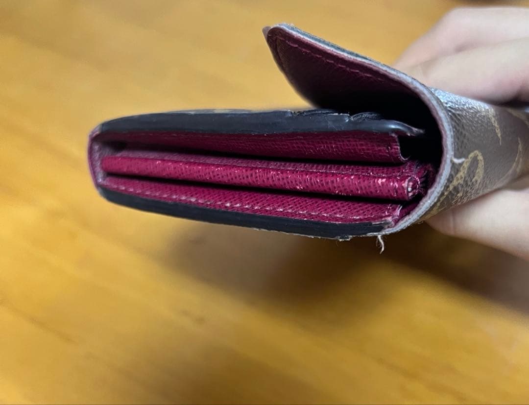 ルイヴィトン　ボルトフォイユ・サラ　長財布