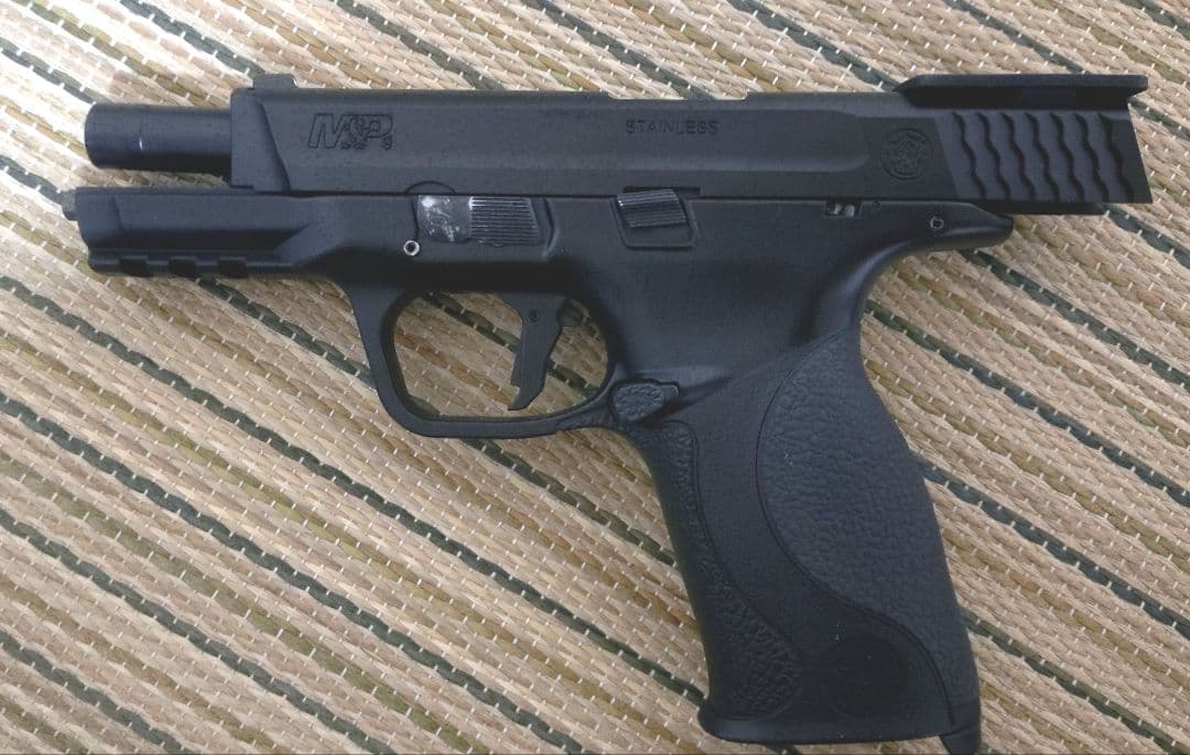 東京マルイ　ガスブローバックガン　M＆P9