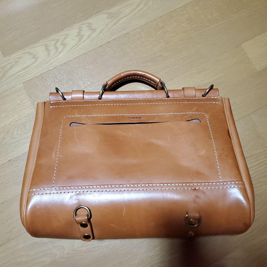 HERZ　棒屋根かぶせバッグ　本革　3wayバッグ