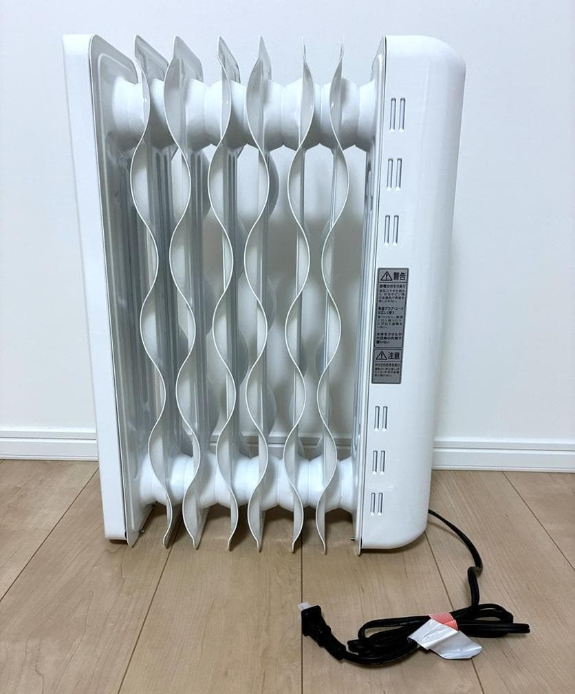 アイリスオーヤマ　ウェーブ型オイルヒーター　IWH2-1208M-W