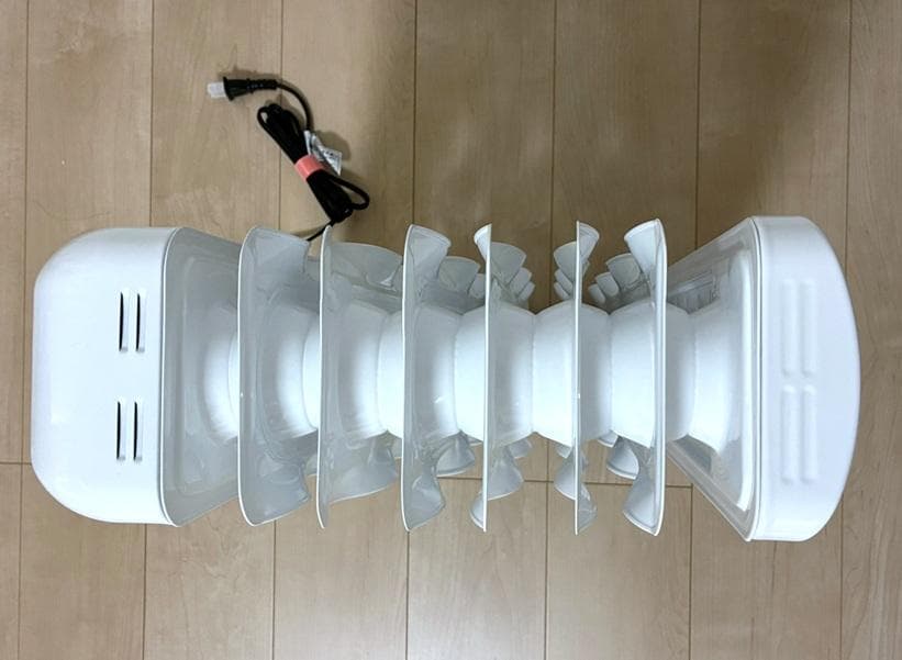 アイリスオーヤマ　ウェーブ型オイルヒーター　IWH2-1208M-W