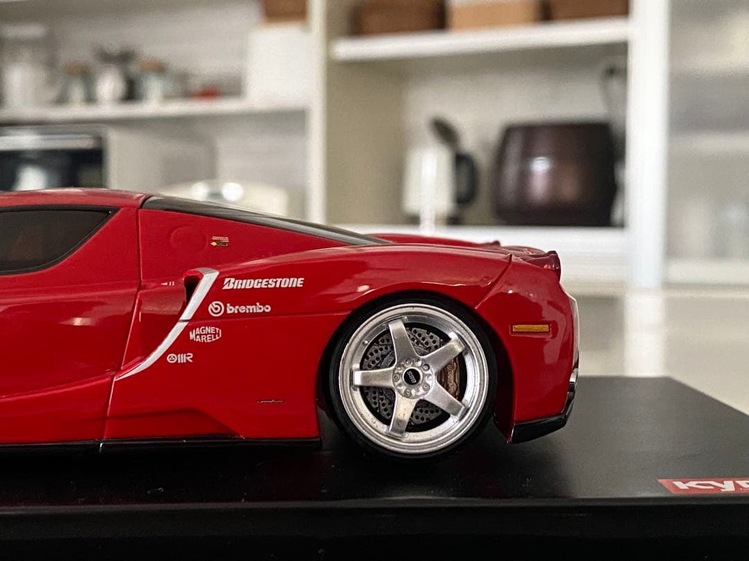 ミニッツボディー　エンツォフェラーリ ディテールアップカスタム