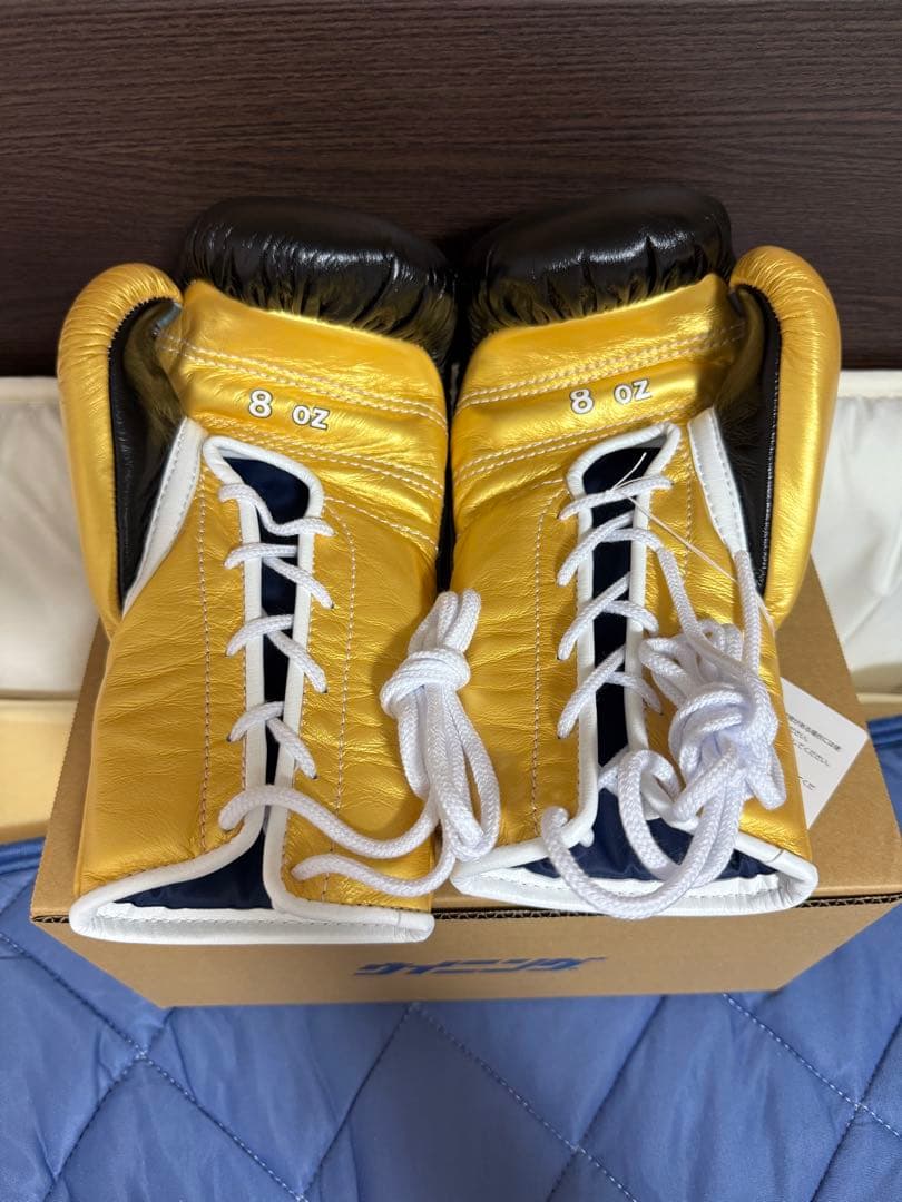 ウイニング winning ボクシンググローブ 8オンス 紐式 黒/金