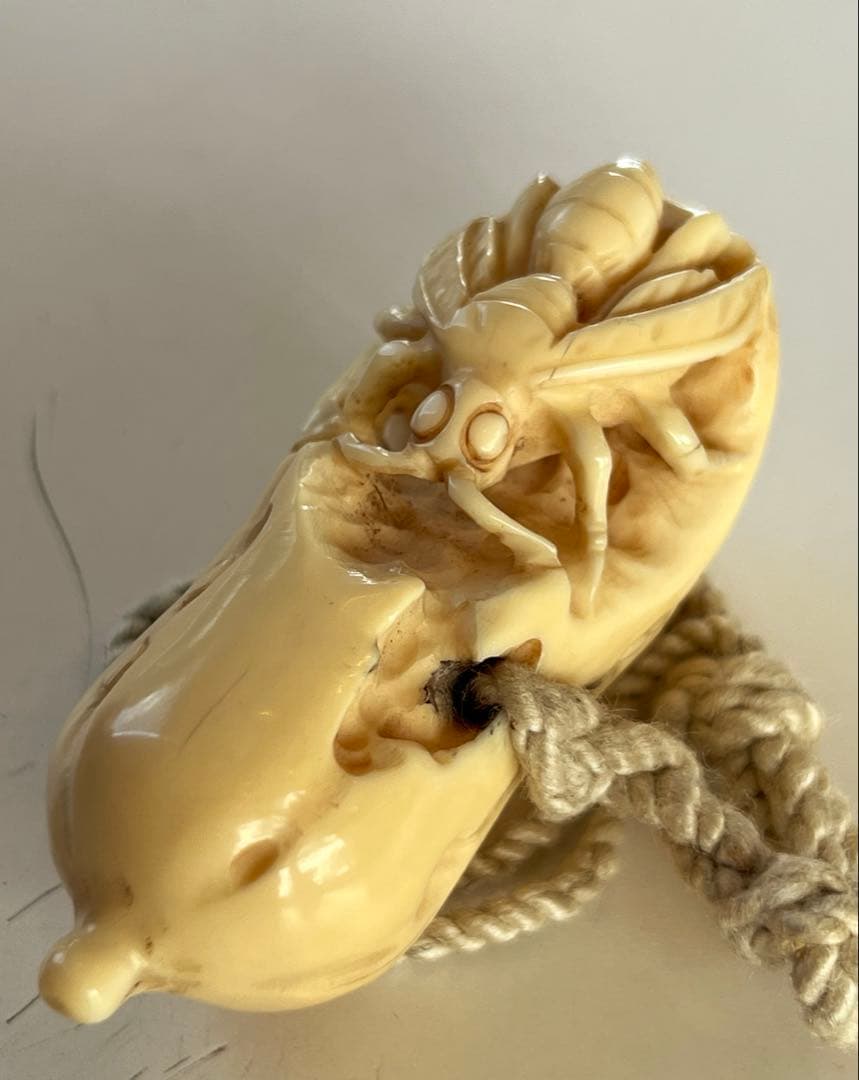 極上 本抹香鯨　虫　根付　重さ:45g. H4-4-3