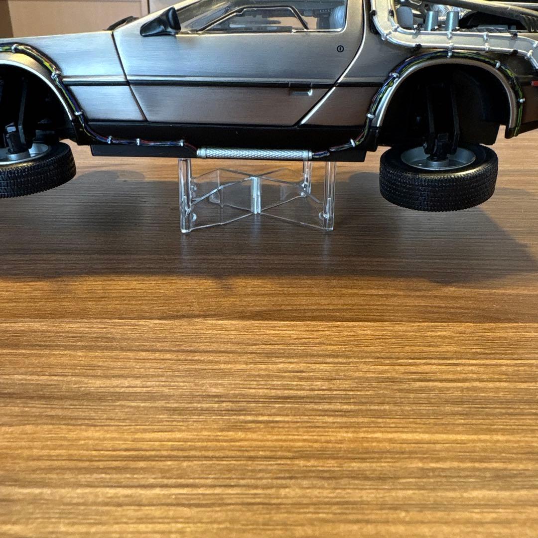 h*8様 バック・トゥ・ザ・フューチャー sunstar 1/18デロリアン ダ