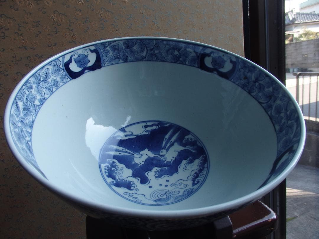 古伊万里 大鉢『波に跳ねうさぎ』蛸唐草文　染付　江戸期