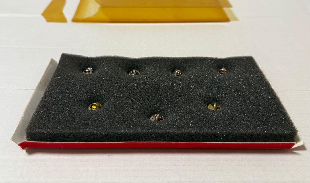 【激レア／希少】ポケットモンスター ミレニアムバッジ　2000