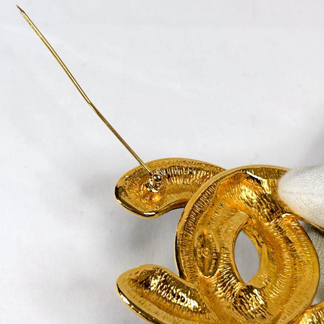 シャネル　CHANEL ブローチ　ココマーク マトラッセ　キルティング