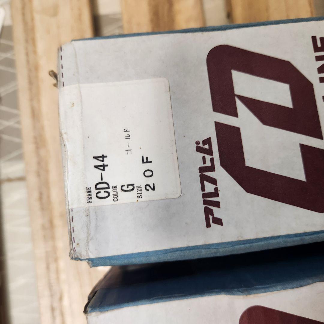 美品 F20号 銀色 仮縁 油彩額縁 アルフレーム CD-44 組み立て式 2個