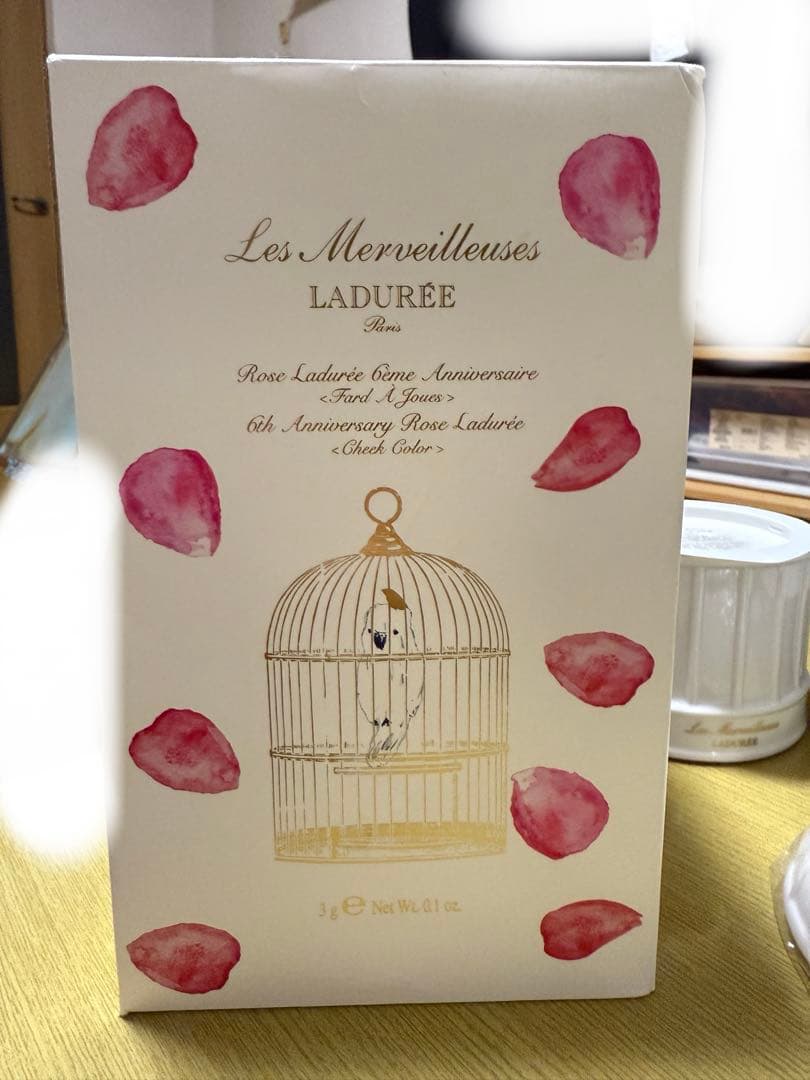 LADUREE 6TH 限定品チークカラー101 レ・メルヴェイユーズ　ラデゥレ