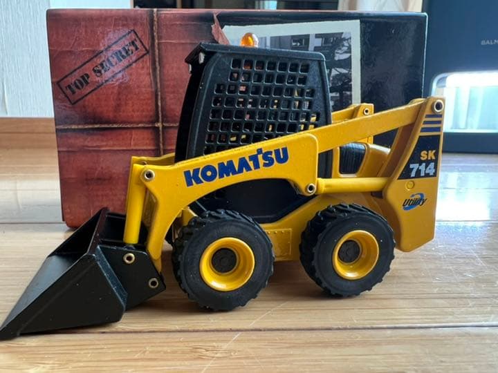 KOMATSU コマツ　SKID STEER LOADER