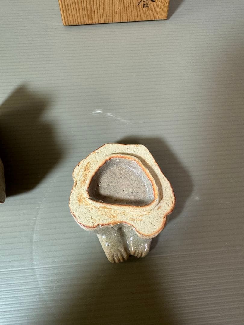 2756 萩焼　野坂康起作　猿舞　香合