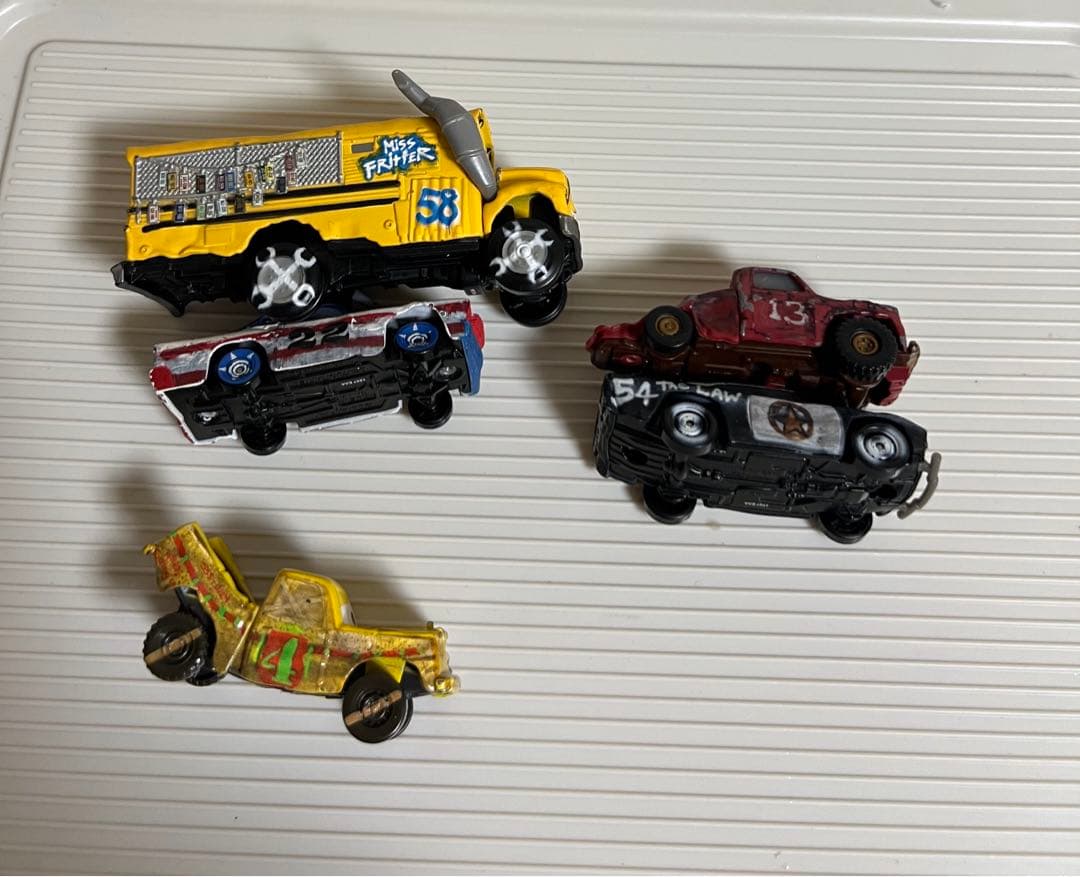 カーズ、マテル、ミニカー、（22番、54番、ミスフリッター）