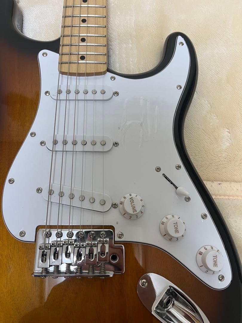 【調整済】Squier スクワイア　fender ストラト　エレキギター　美品