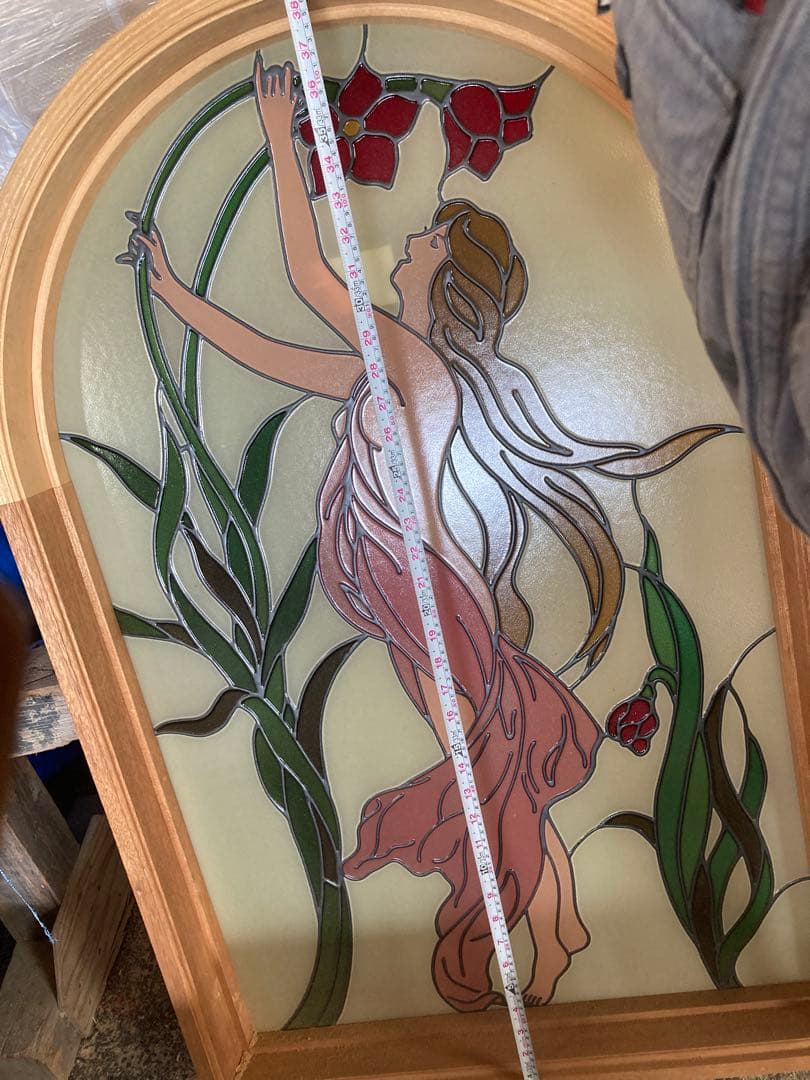 ステンドガラス 女性シルエット 花デザイン ガラスアート 窓