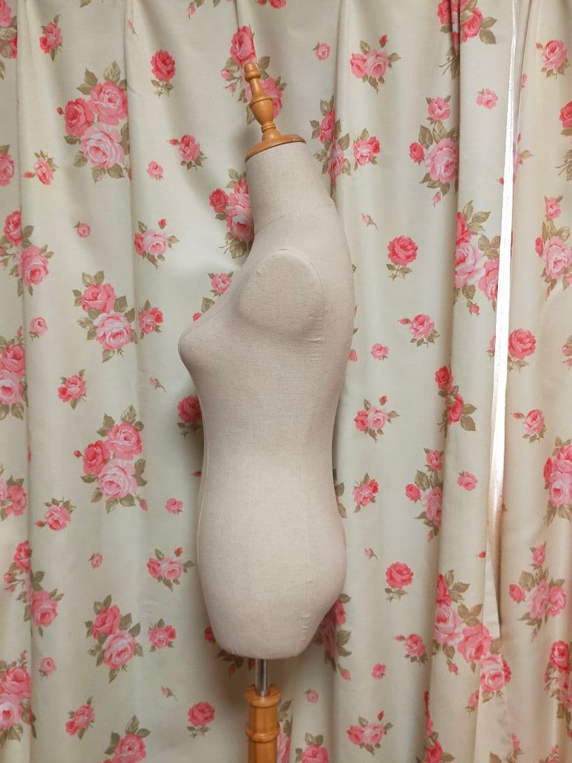 新品　スボン可　トルソー マネキン 7号 レディース 猫脚 木製　生地美品