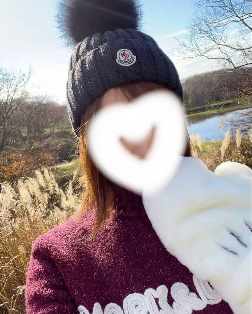 モンクレール ネイビー ポンポン付き ニット帽 フリーサイズ