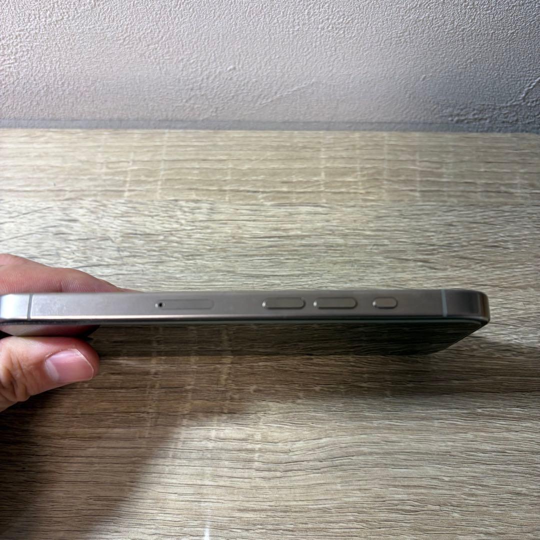 iPhone15Pro ナチュラルチタニウム 256GB