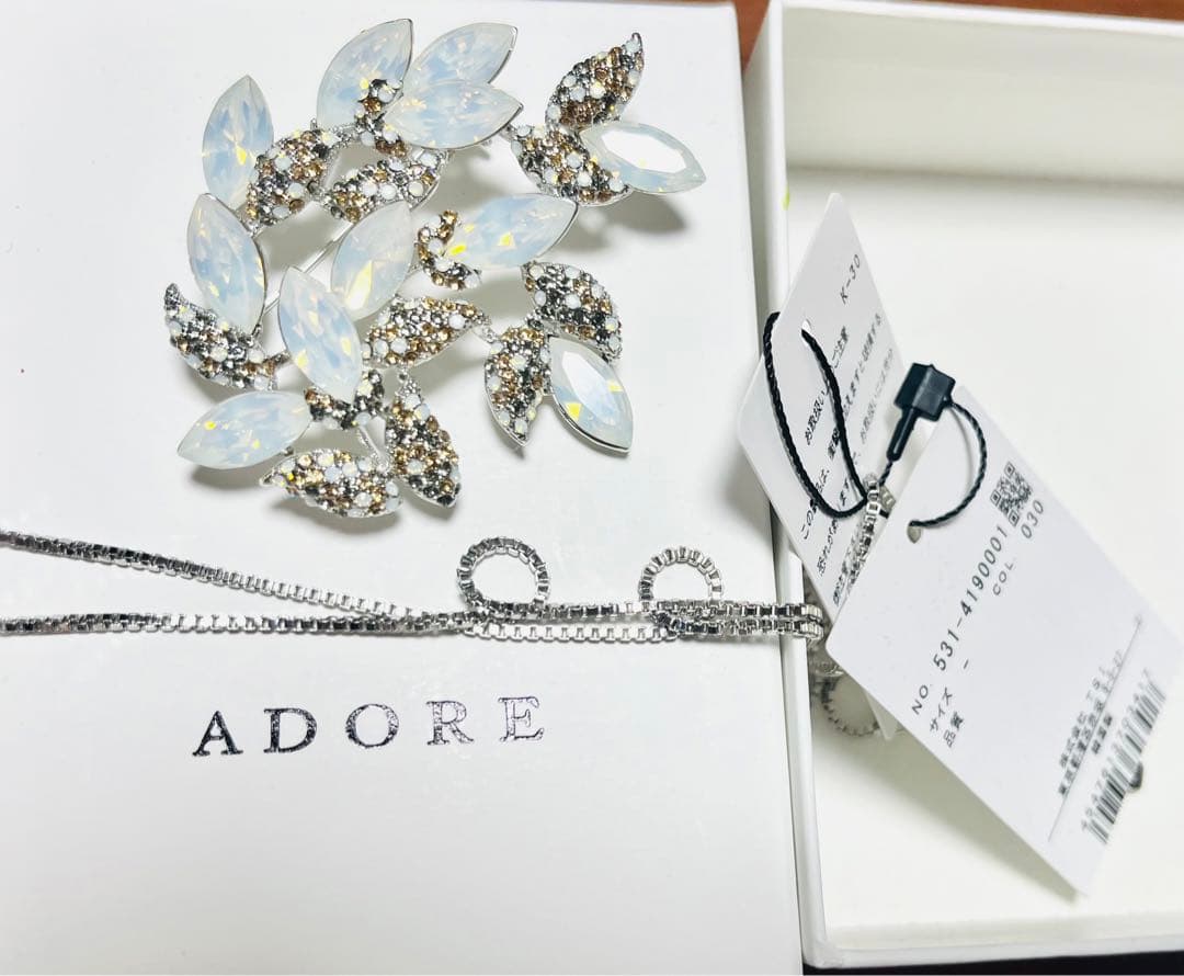 ADORE アドーア ブーケブローチ
