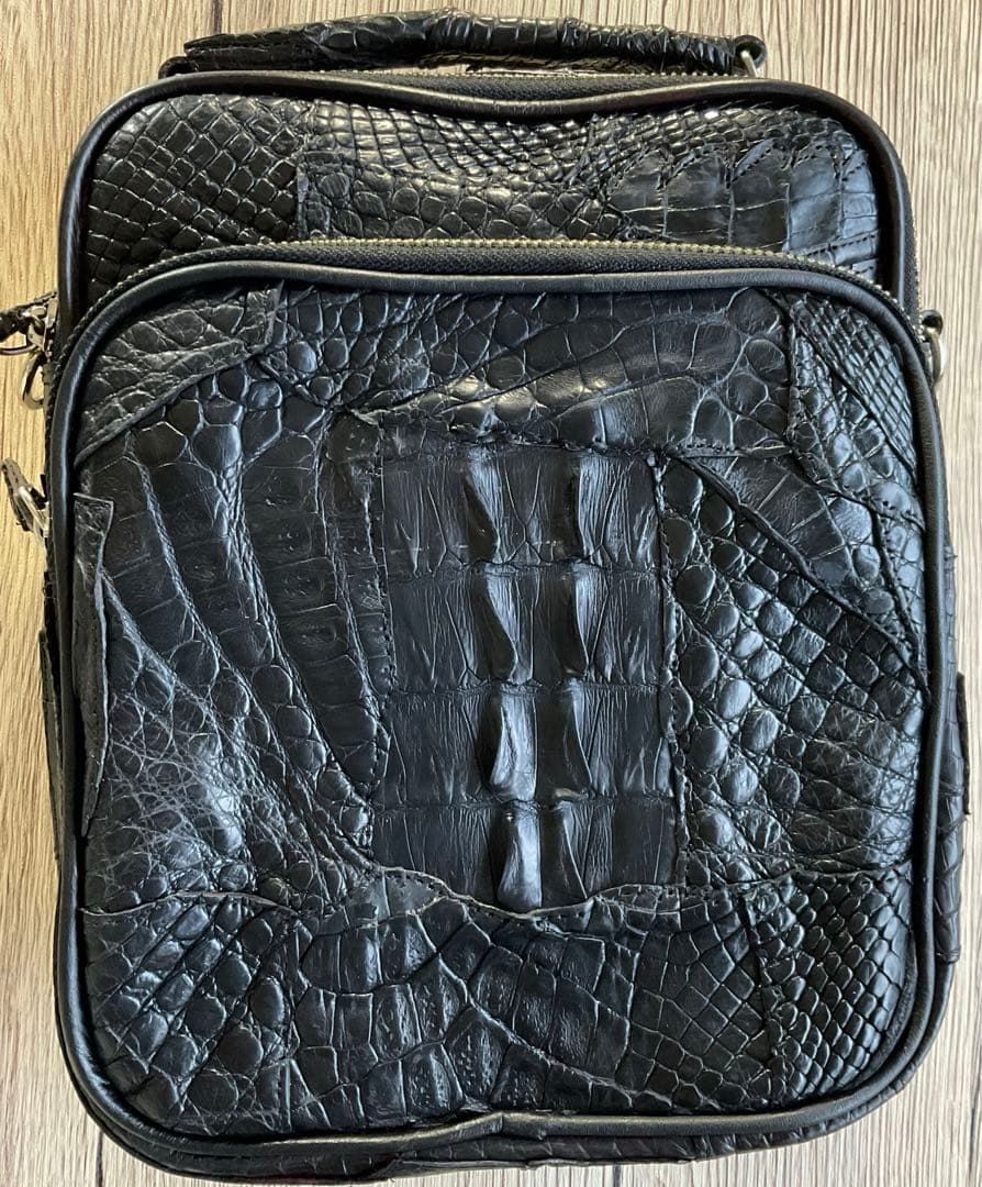 美品　アウトレット　本物　クロコダイル　スクラップのバッグ　メンズ　黒　1点限り