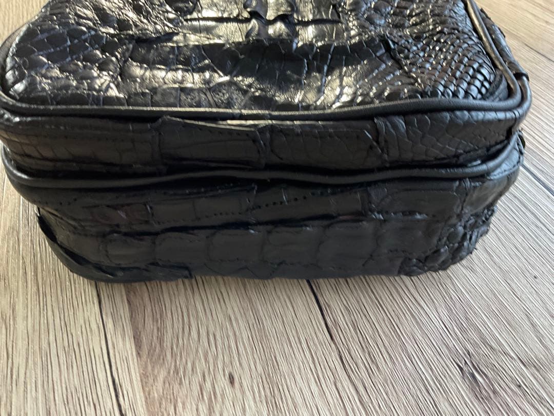 美品　アウトレット　本物　クロコダイル　スクラップのバッグ　メンズ　黒　1点限り