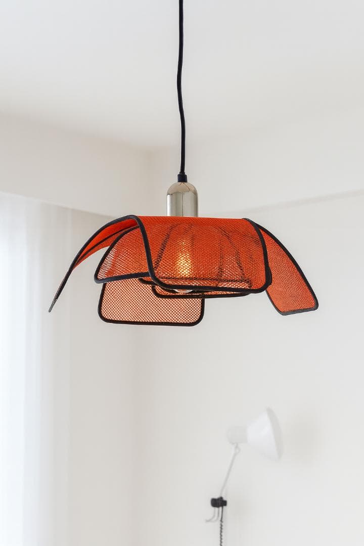 照明　エキスパンドメタル　ポストモダン