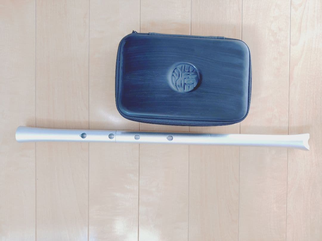 メタル尺八　一尺八寸　清月 五孔　シルバー 　ケース、グリス付き