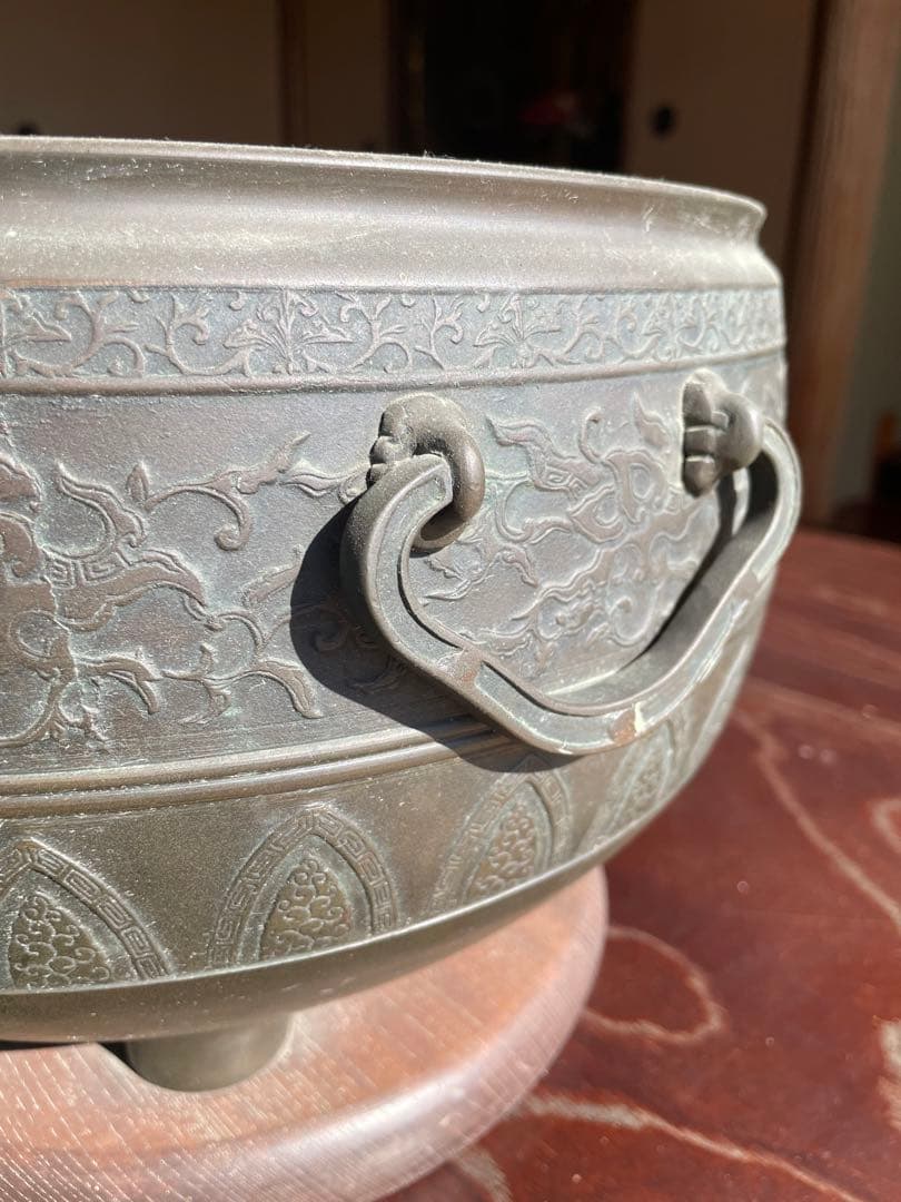 骨董品　希少 鉄製 火鉢 彫刻模様