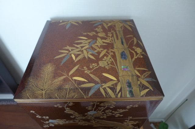 漆塗り重箱 花鳥風月 金箔装飾 木製漆器 時代物 重箱 螺鈿 松竹梅 高価な逸品