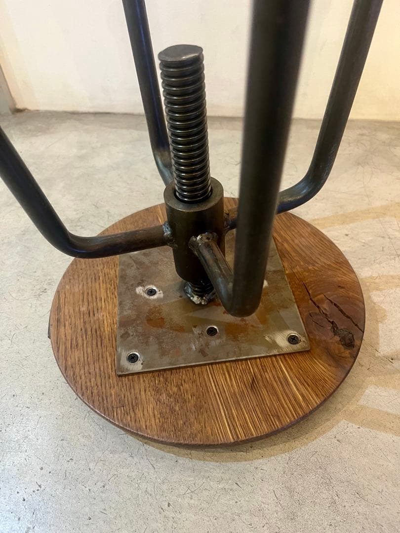 HKW（ヒロファニチャー）アイアンスツール　高さ調整可