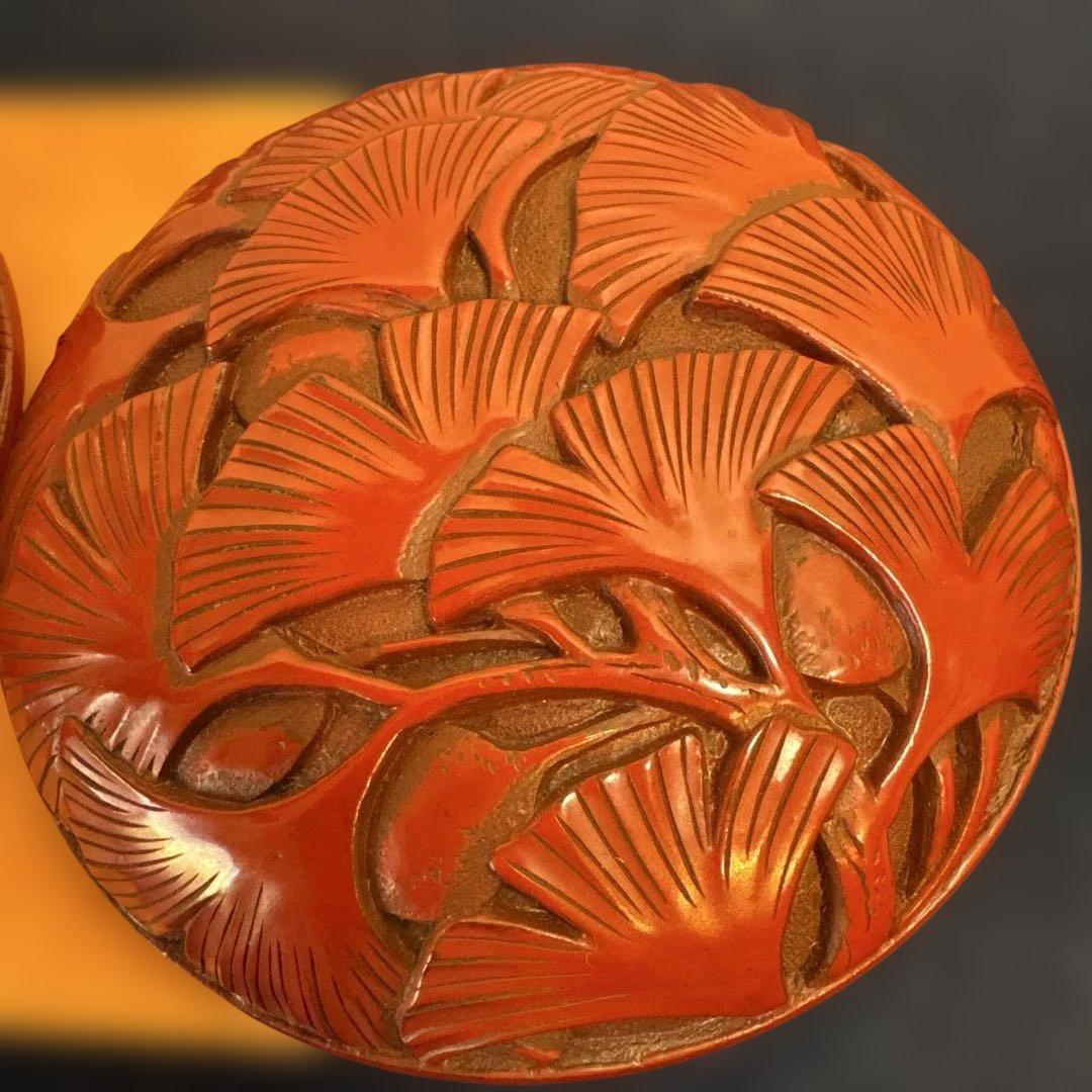 村上堆朱堆黒　銀杏葉香合