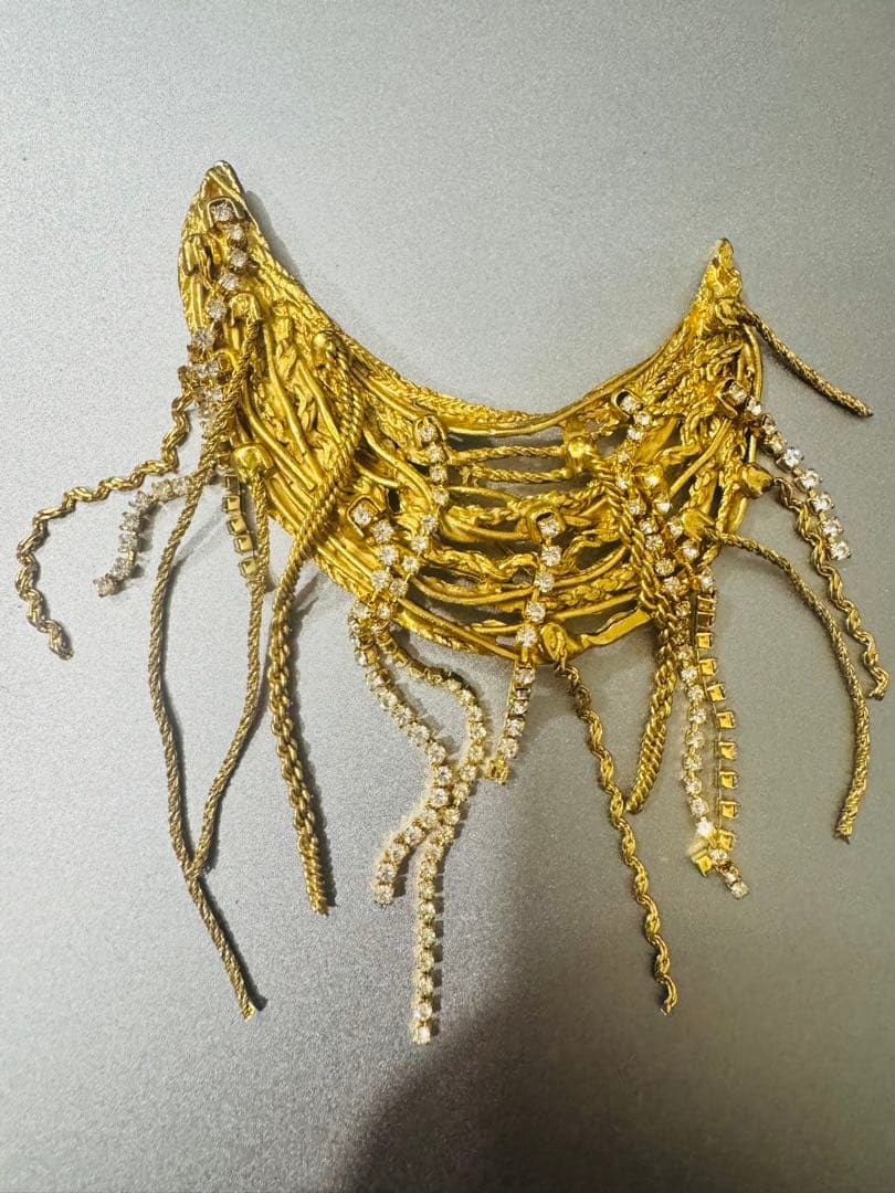 クリスチャン　ラクロワChristian lactic ブローチ　レディース美品